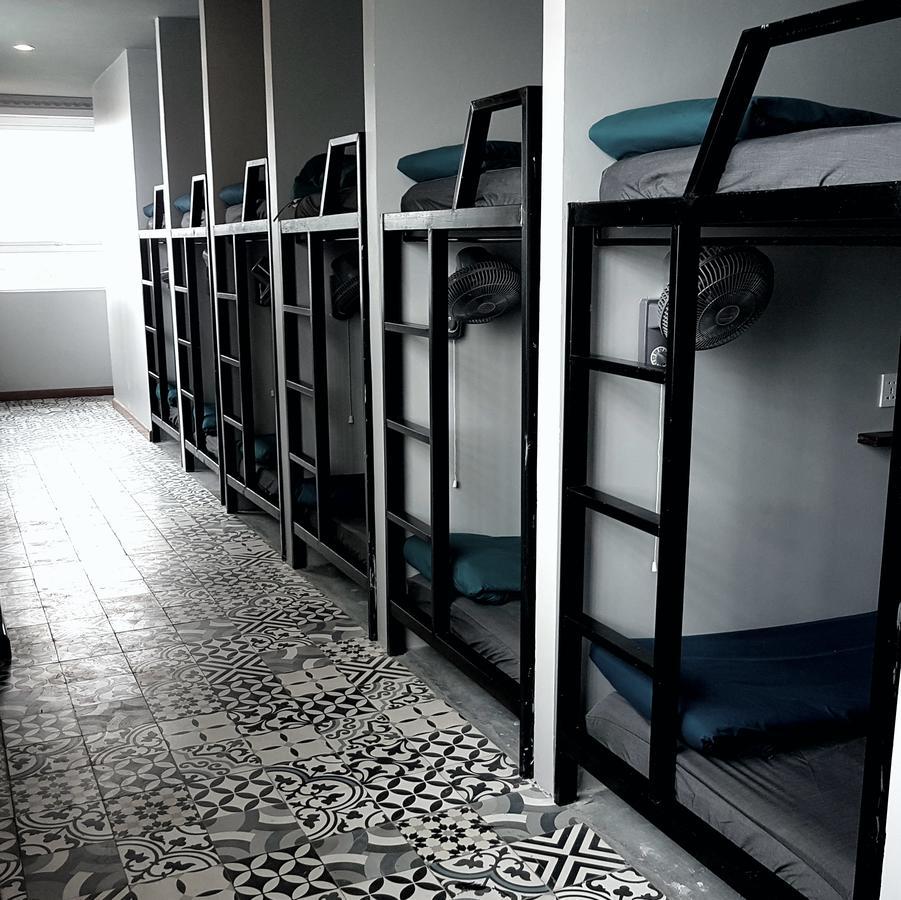 Republik Backpackers Hostel Hanoi Luaran gambar